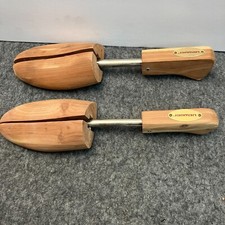 Jarman of Canada 2 pc Shoe Tree of cedar, medium size