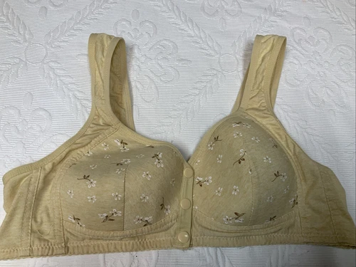 Daisy Snap Front Bra 30B Tags Removed Floral Design