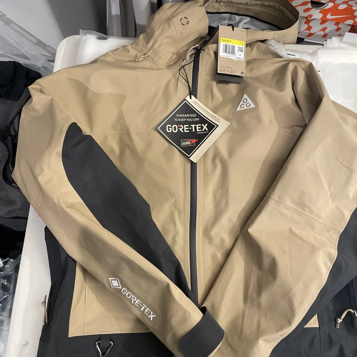 25+ Nike ACG Water Resistant Coats, Jackets & Vests for Men for