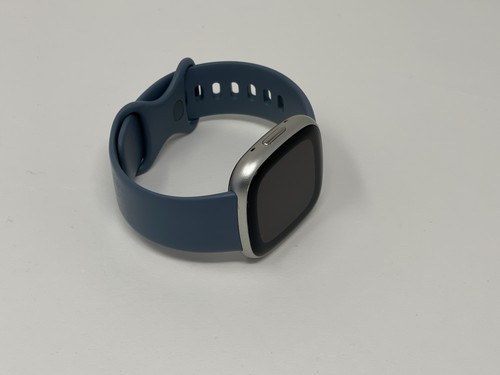Fitbit Versa 4 Platine Aluminium avec Bandes Bleues Cascade FB523 Occasion - Photo 4/5