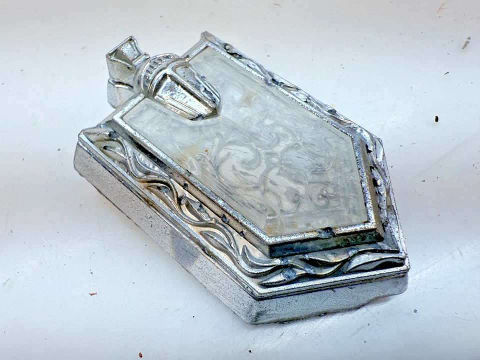 OEM 1978 1979 1980 Chevrolet Monte Carlo cerradura maletero emblema moldura E6-124 Foto 2 de 4