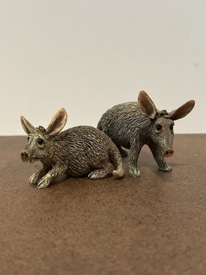 Holy Herd Aardvark Pair ''Alex & Allison'' Pete Apsit Noah's Ark