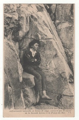 Old postcard 29 - Pointe du Raz: SARAH BERNHARDT ARMCHAIR (FINISTÈRE) UNWRITTEN