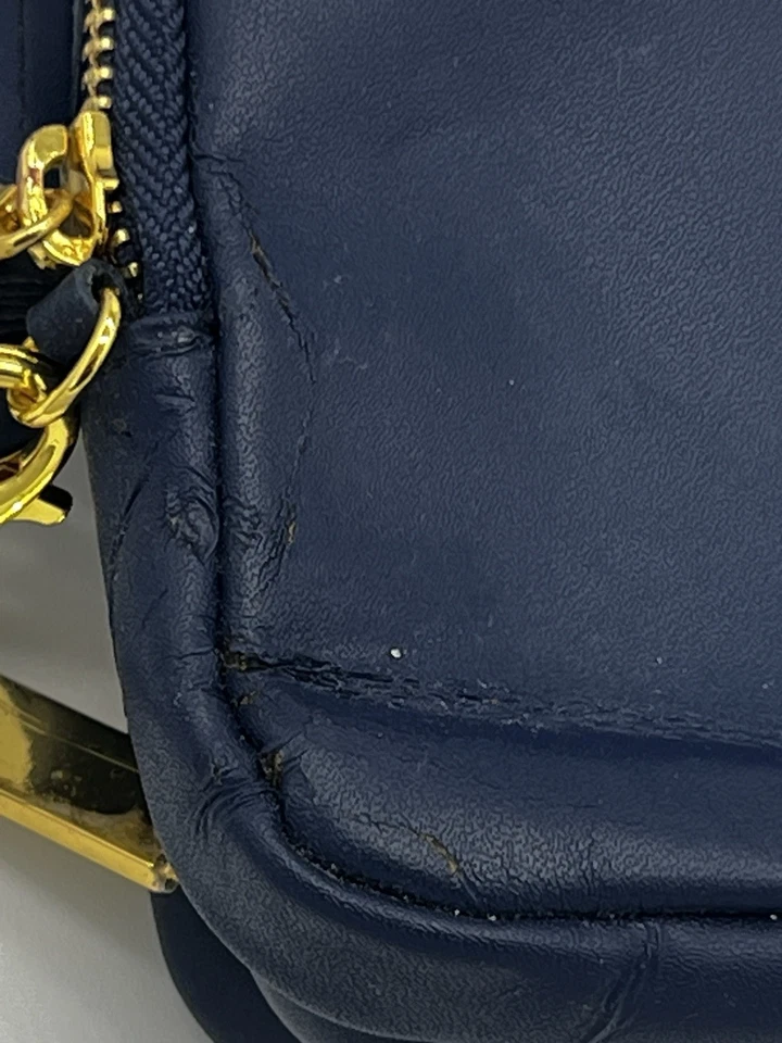 Joy-&-Iman-Azul Marino-Cuero-Pliegue-Crossbody-con-Muñequera-Juego-Dorado-Hardware Foto 4 de 4