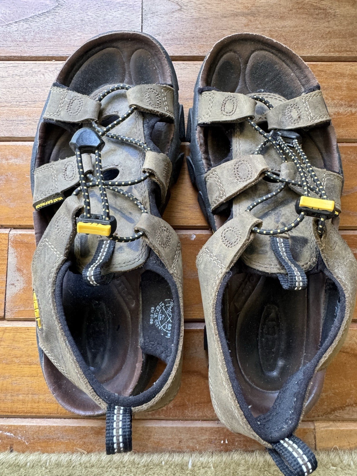 Sandali sportivi KEEN Sarasota da donna taglia 9 in pelle marrone impermeabili