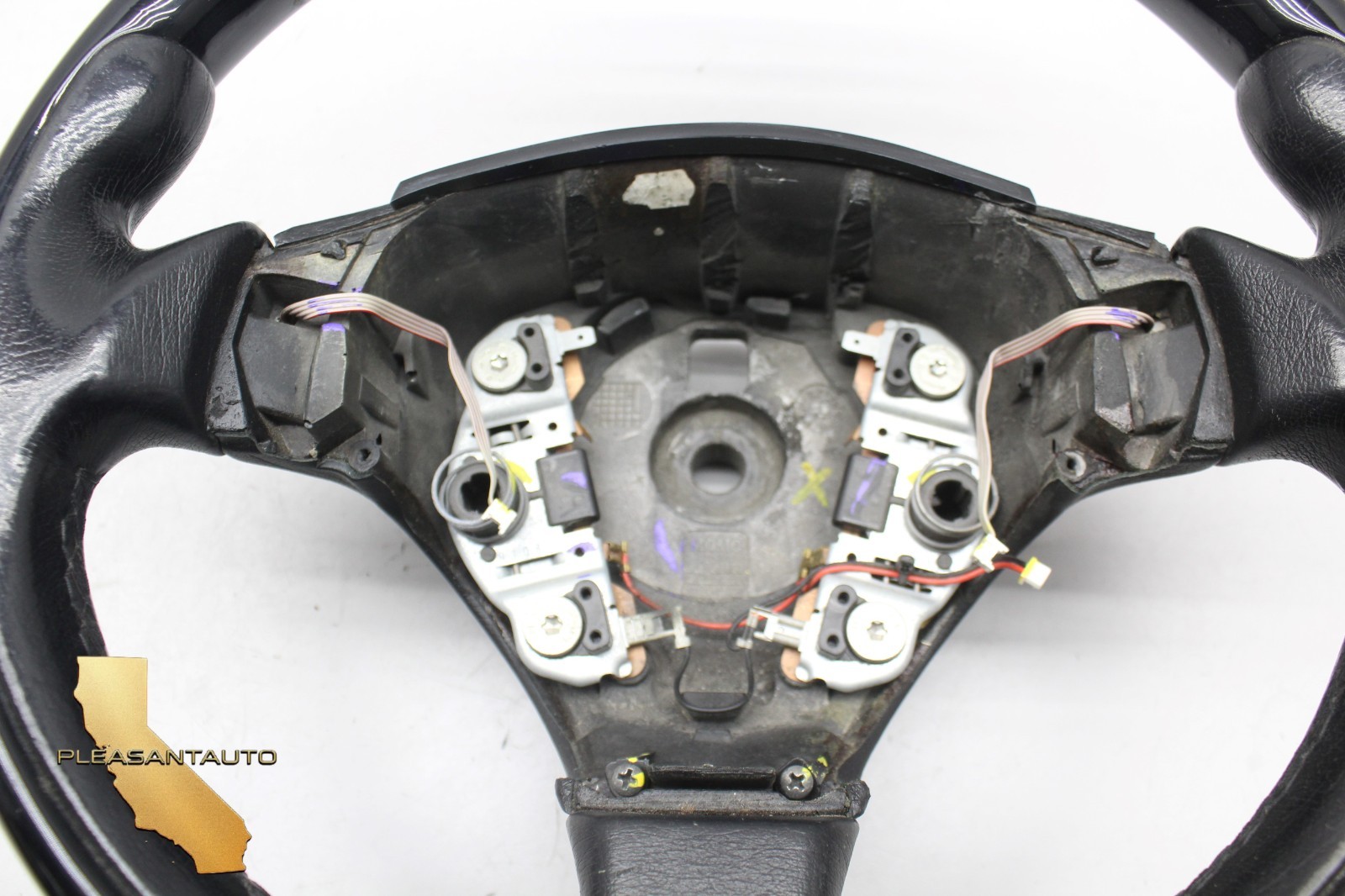 03-08 Maserati Quattroporte M139 Front Steering Wheel Black 87132302033 DAMAGED