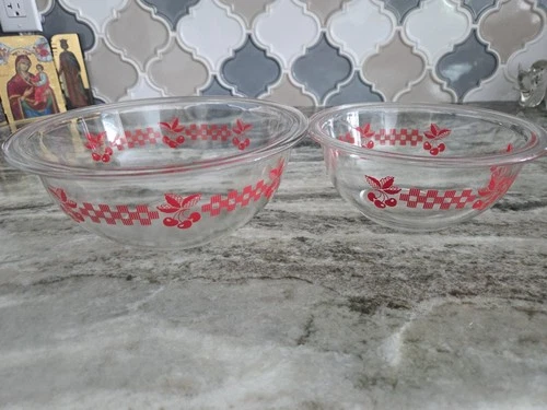Vtg Pyrex 1.6L & 1L Red Cherries Cherry Gingham Checkered Glass Mixing Bowls 323