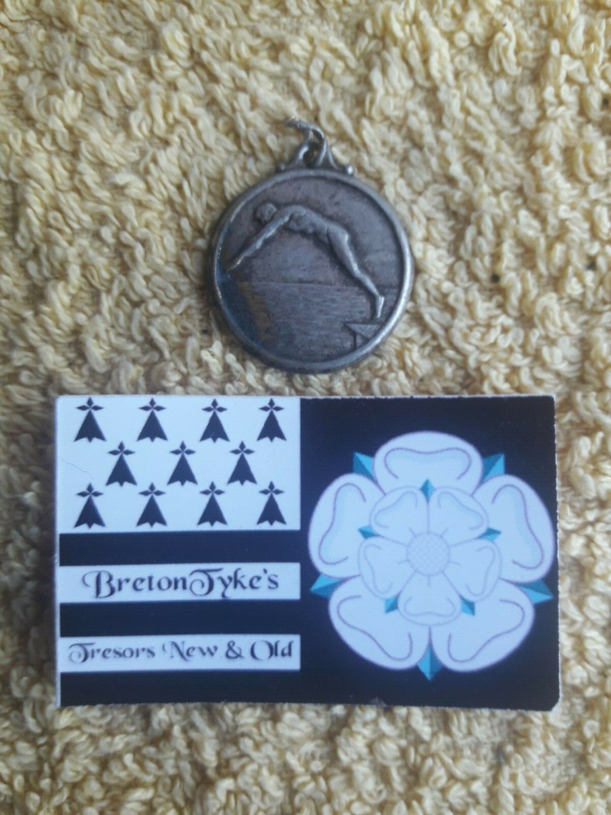 Picture 1 of 3