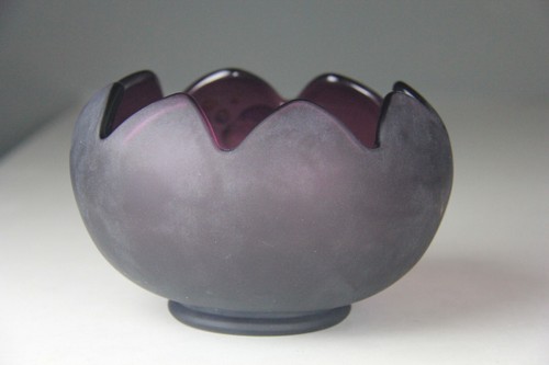 Fenton Art Glass Aubergine Sanded Rose Bowl Signed by Artist - Picture 11 of 17