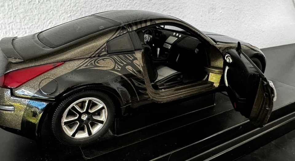 JoyRide 1/18 Scale - Fast & Furious Tokyo Drift 2003 Nissan dark silver 350 - Image 4 of 4