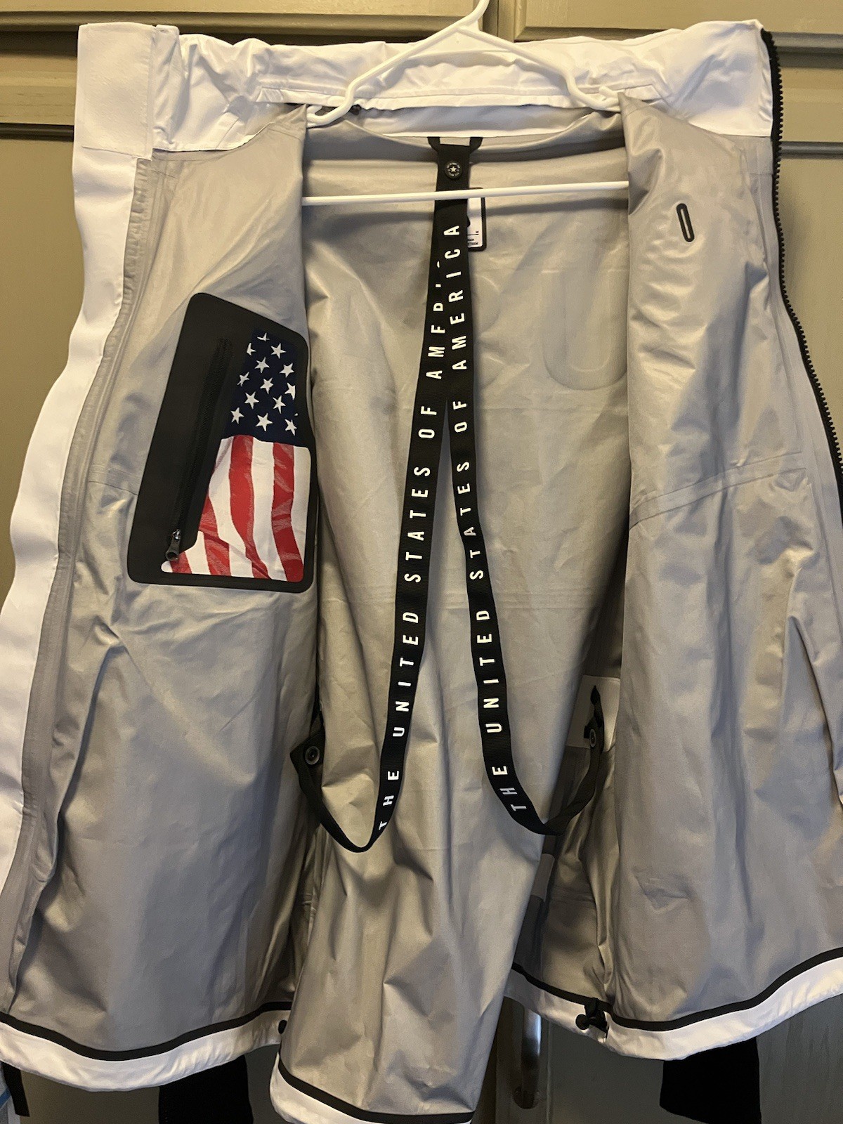 NWT Women's Nike 2018 Winter Olympics GoreTex Jacket  White Medium 916685 100 thumbnail 17