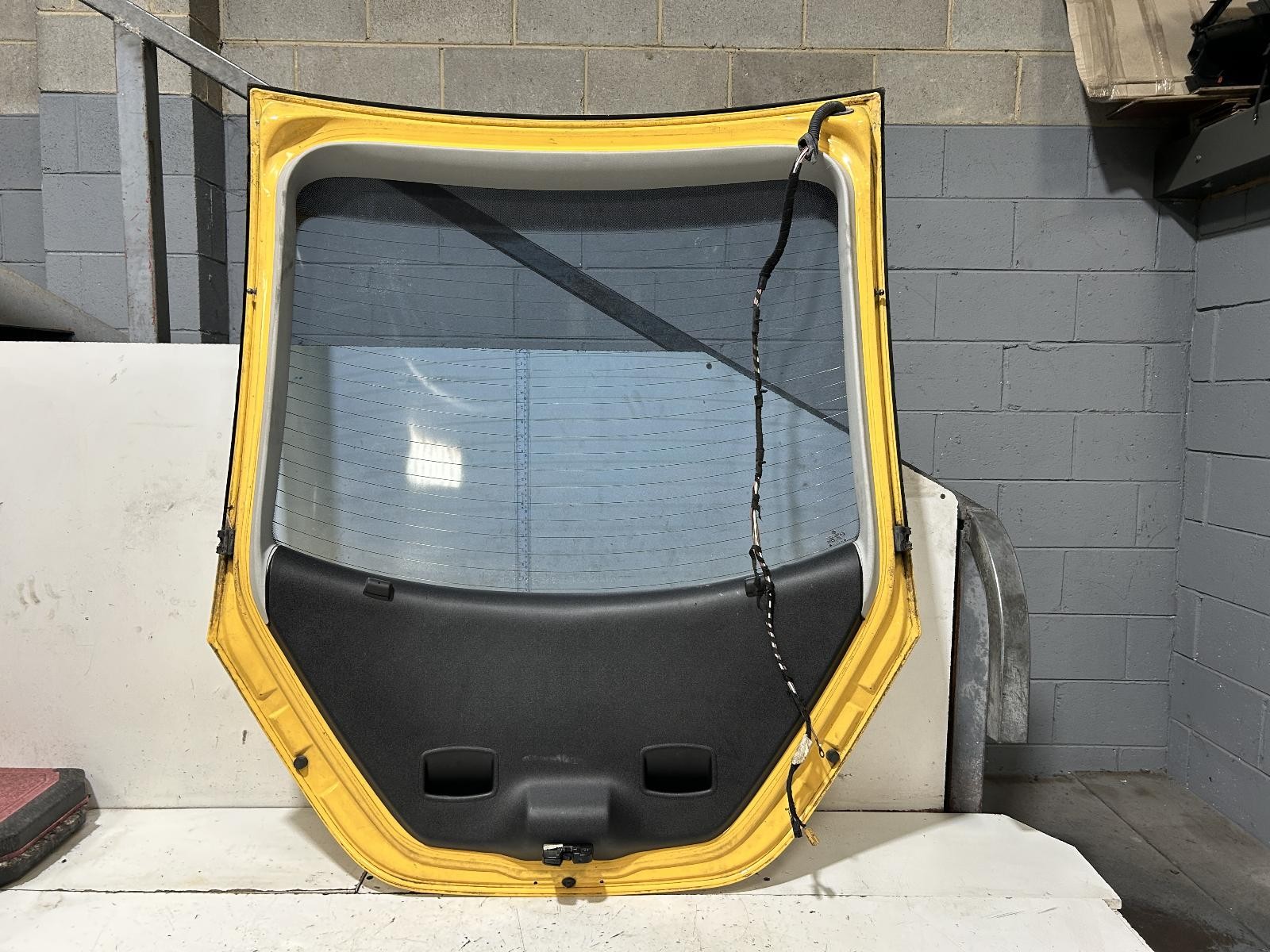 Volkswagen Beetle Tailgate 9C 01/2000-09/2005 - thumbnail 3