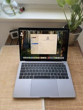  Apple MacBook Pro 13 Zoll  A1989 2.3GHz i5 8GB 256GB Grau mit Touch Bar