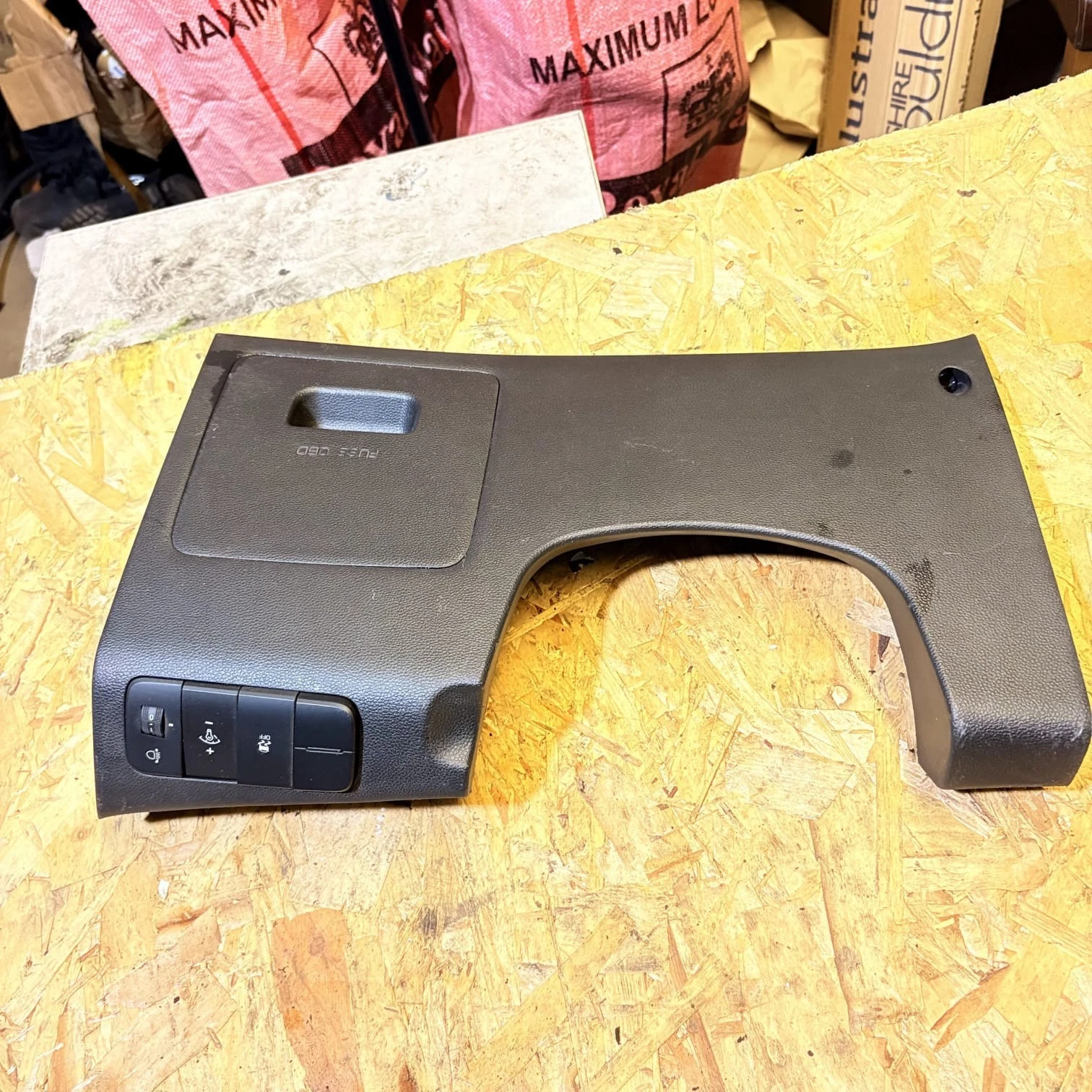Hyundai i10 Mk2 84751-B9000 lower left dashboard panel front view