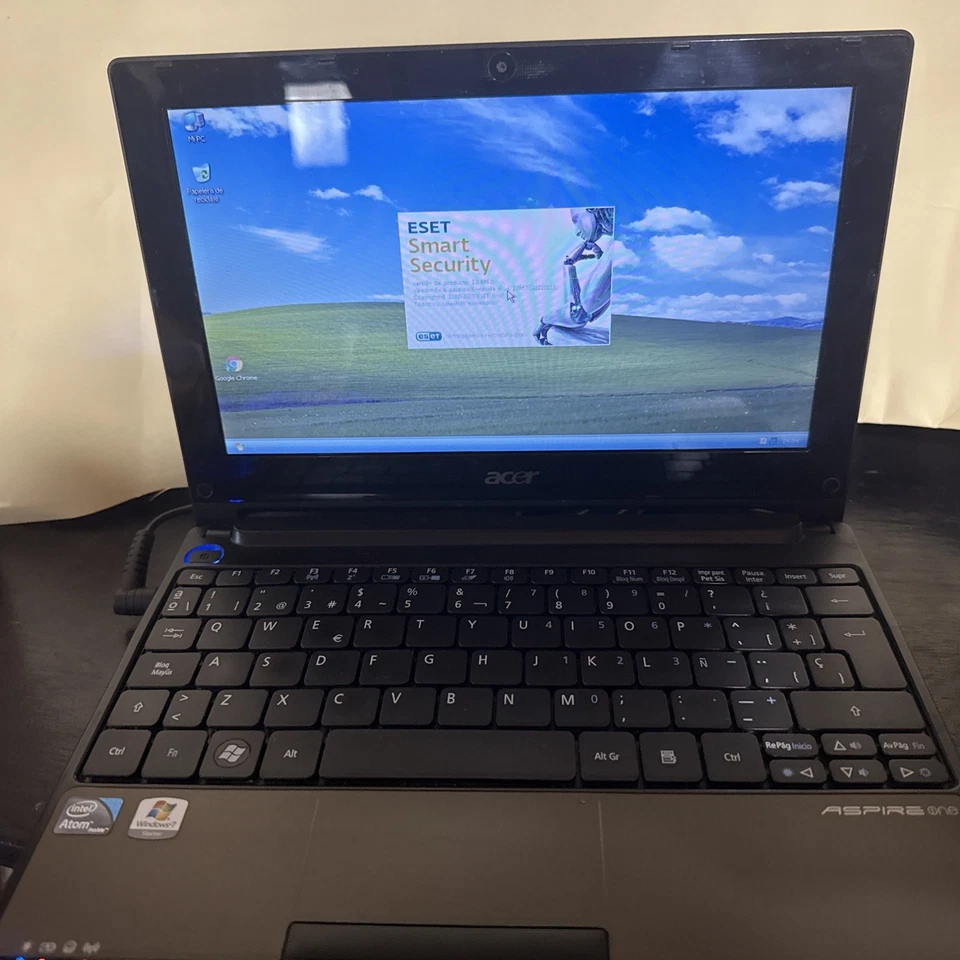 Acer Aspine One, Model PAV70, Windows XP Profesional, Color Black - Image 2 of 4