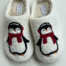 Peppermint  Pine Womens Penguin Christmas Slippers Sherpa Lined Size 7-8 Medium
