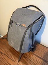 Peak Design Everyday 20L Backpack Charcoal, Camera Laptop Compatible