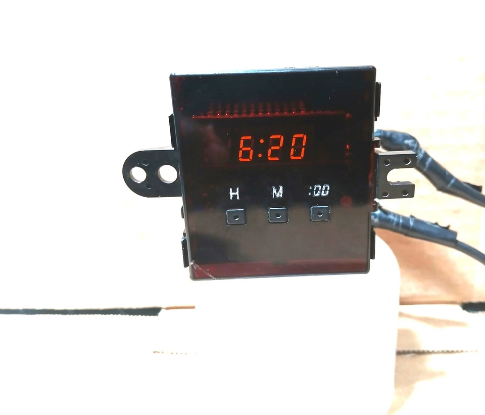 RELOJ DE TIEMPO DIGITAL Y ENCHUFABLE PARA TABLERO DELANTERO DE FÁBRICA TOYOTA TACOMA 1998-2004 OEM Foto 2 de 4