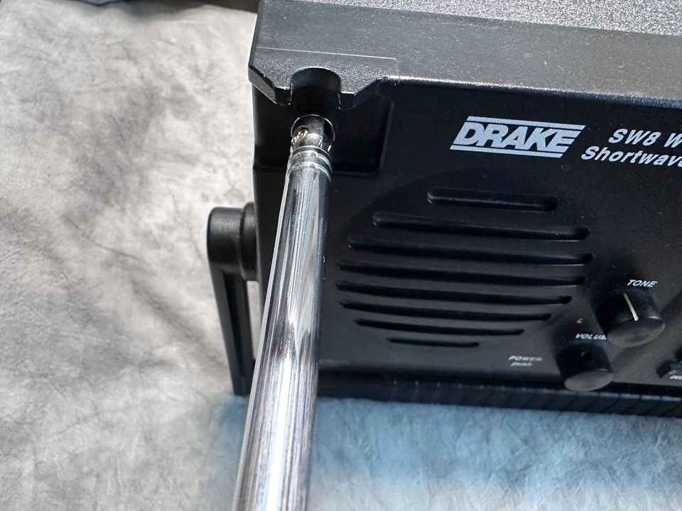 Drake SW8 World Band Shortwave AM FM AIR Radio Receiver model 1295 - Image 3 of 4