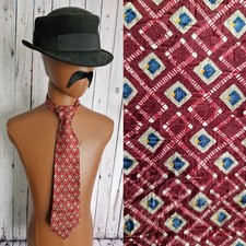 Perry Ellis Portfolio Silk Tie in Red Repeat Pattern Made in USA AG43