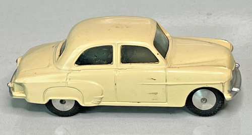 Corgi Toys No. 203 Vauxhall Velox Saloon - Picture 5 of 8
