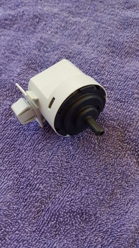 Hoover HWP 49AMBCR/1-S Druckschalter 41042893 Druckwächter Schalter #WT1111