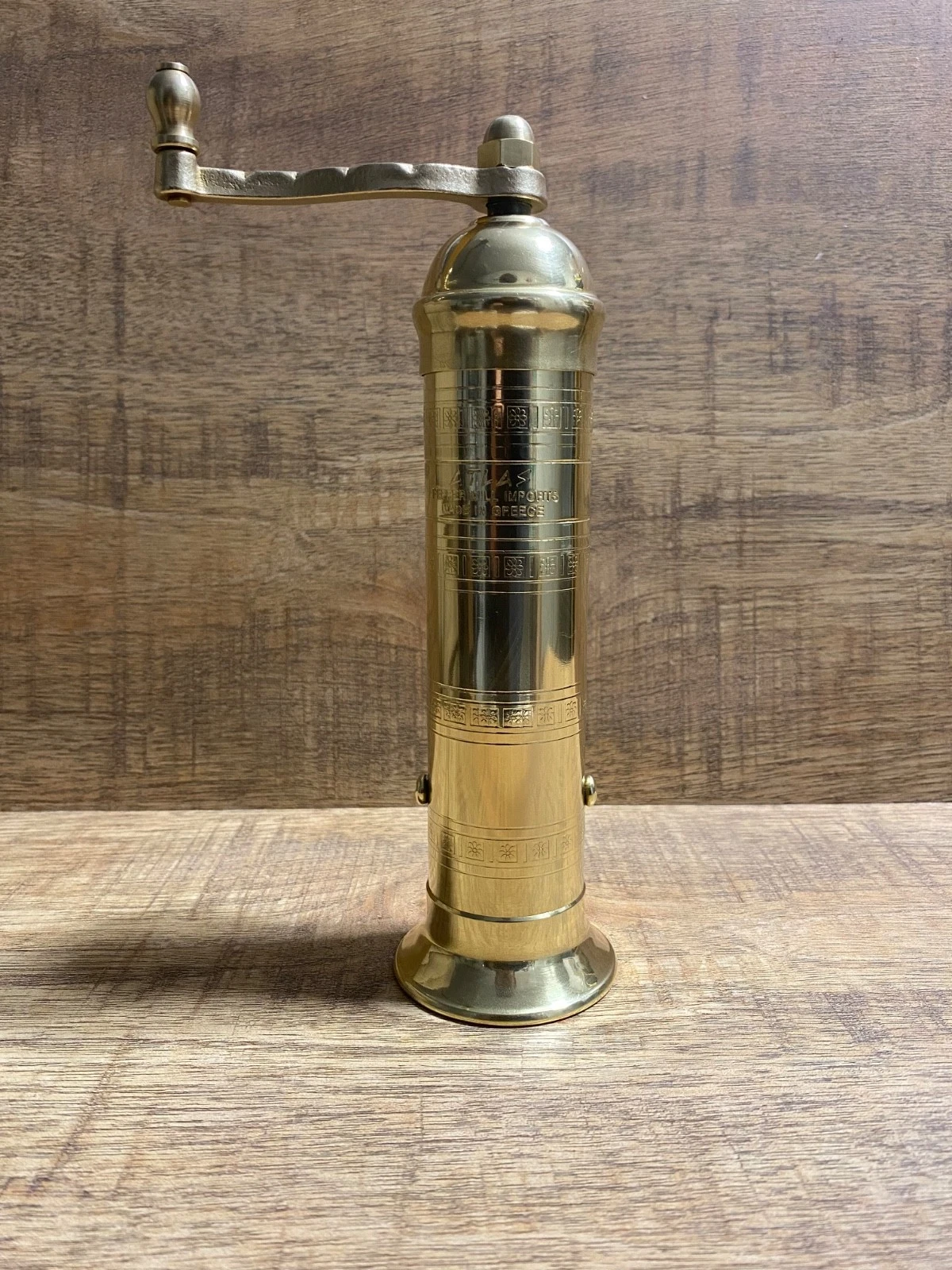 Atlas Brass Pepper Mill 8"
Opens in a new window or tab
