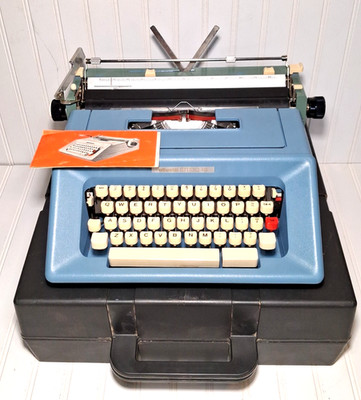 Vintage 1970s Olivetti Studio 46 Blue Portable Mechanical Manuel Typewriter