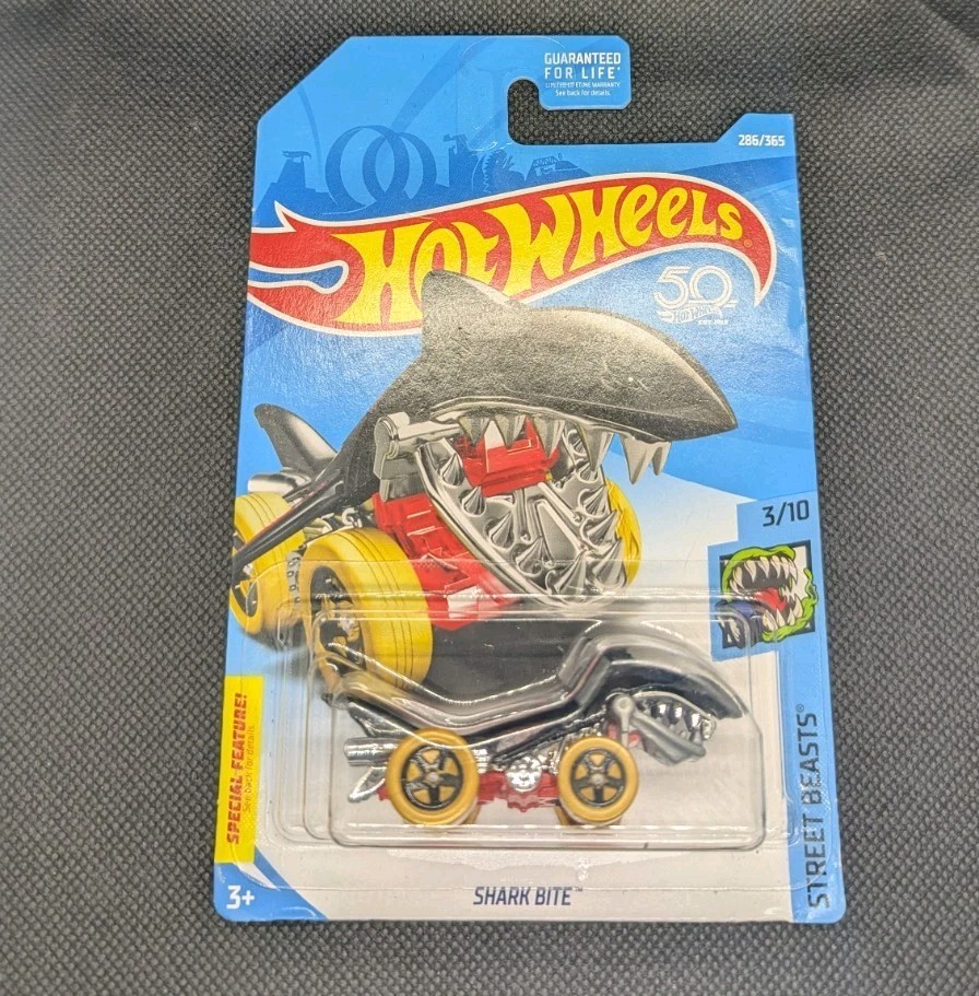 2018 Hot Wheels #286 Street Beasts 3/10 SHARK BITE Black w/Gold Wheels Black 5Sp