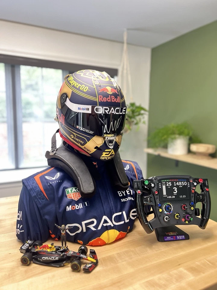 Max Verstappen 2023 World Champ Red Bull F1 Helmet & Figure 1:1 w/Signed Visor - Image 4 of 4