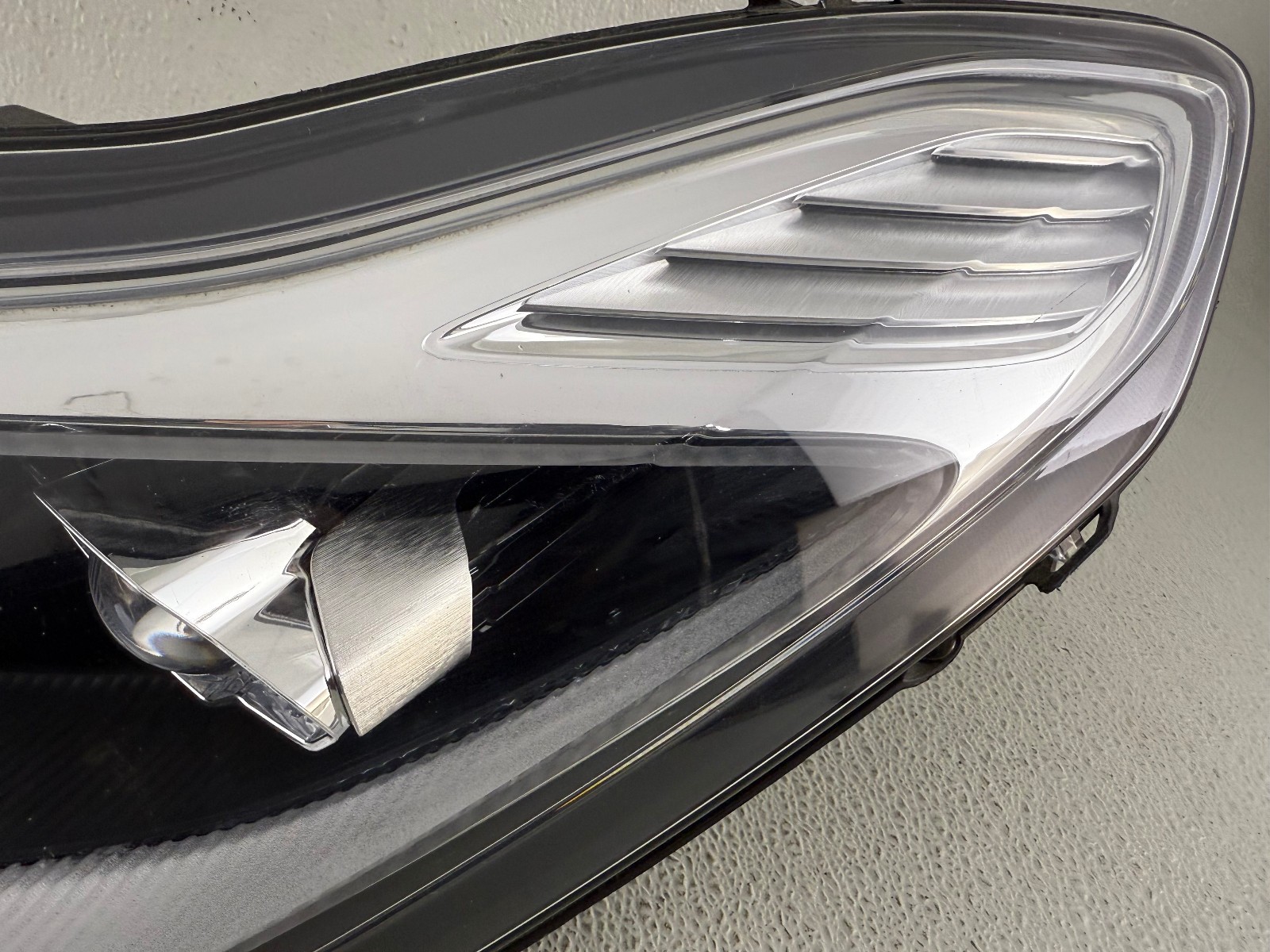 OEM | 2017 - 2020 Aston Martin DB11 LED Headlight (Left/Driver)