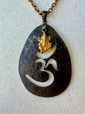 Vintage Sterling Silber Om Anhänger mit 18K Gold Ganesha | Kunsthandwerk feiner Schmuck