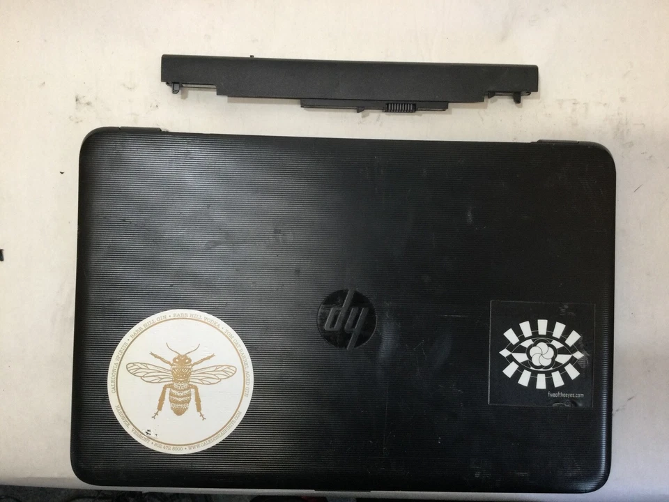 HP NOTEBOOK 15 BA079DX - AMD A10 - 4GB RAM - FOR PARTS - NO POWER- READ DESC -BB - Image 4 of 4