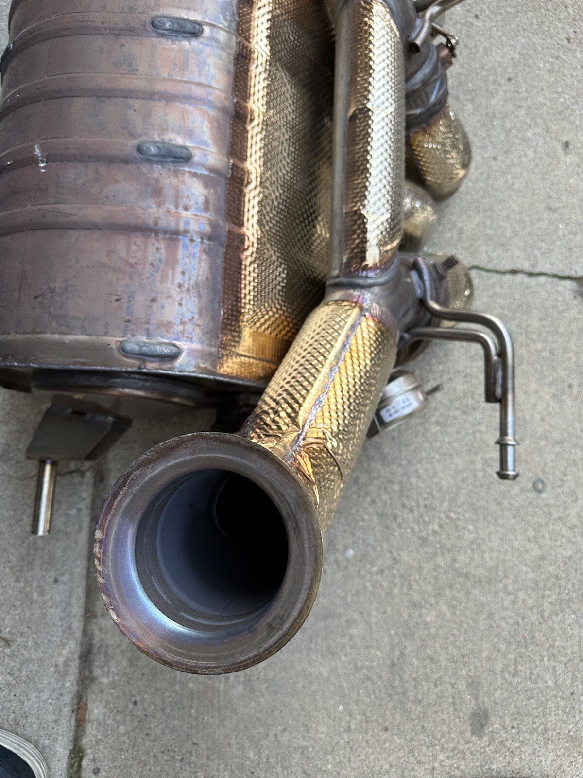 Lamborghini aventador S 740-4 exhaust Part# 470.251.051LDealer Take Off OEM Part