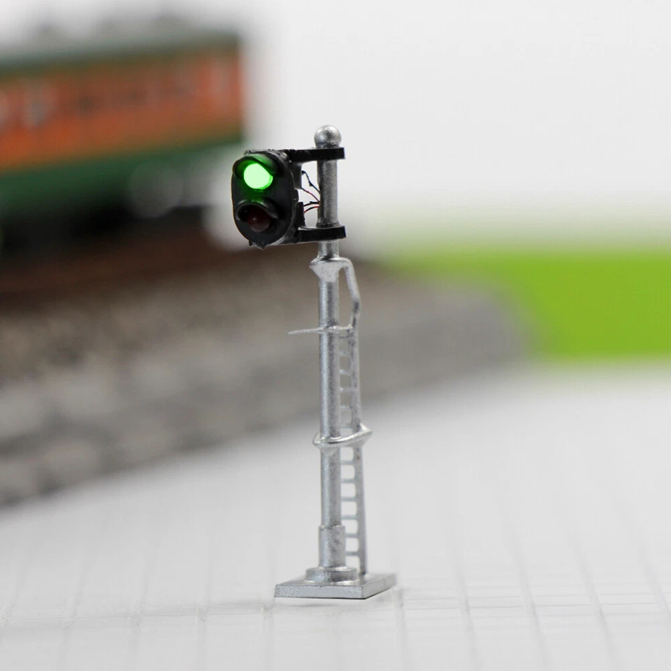 3pcs Model Railway N Scale 1:160 Track Signals 2-LEDs Green Red Block Lights - Image 4 of 4