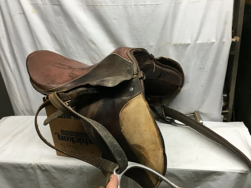 VINTAGE English LEATHER RIDING SADDLE WITH Metal STIRRUPS - Image 3 of 4