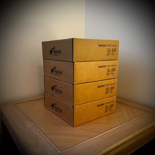 Ruckus R560 High-Performance WiFi 6E AP - (5 + 1GbE Ports) - 901-R560-WW00