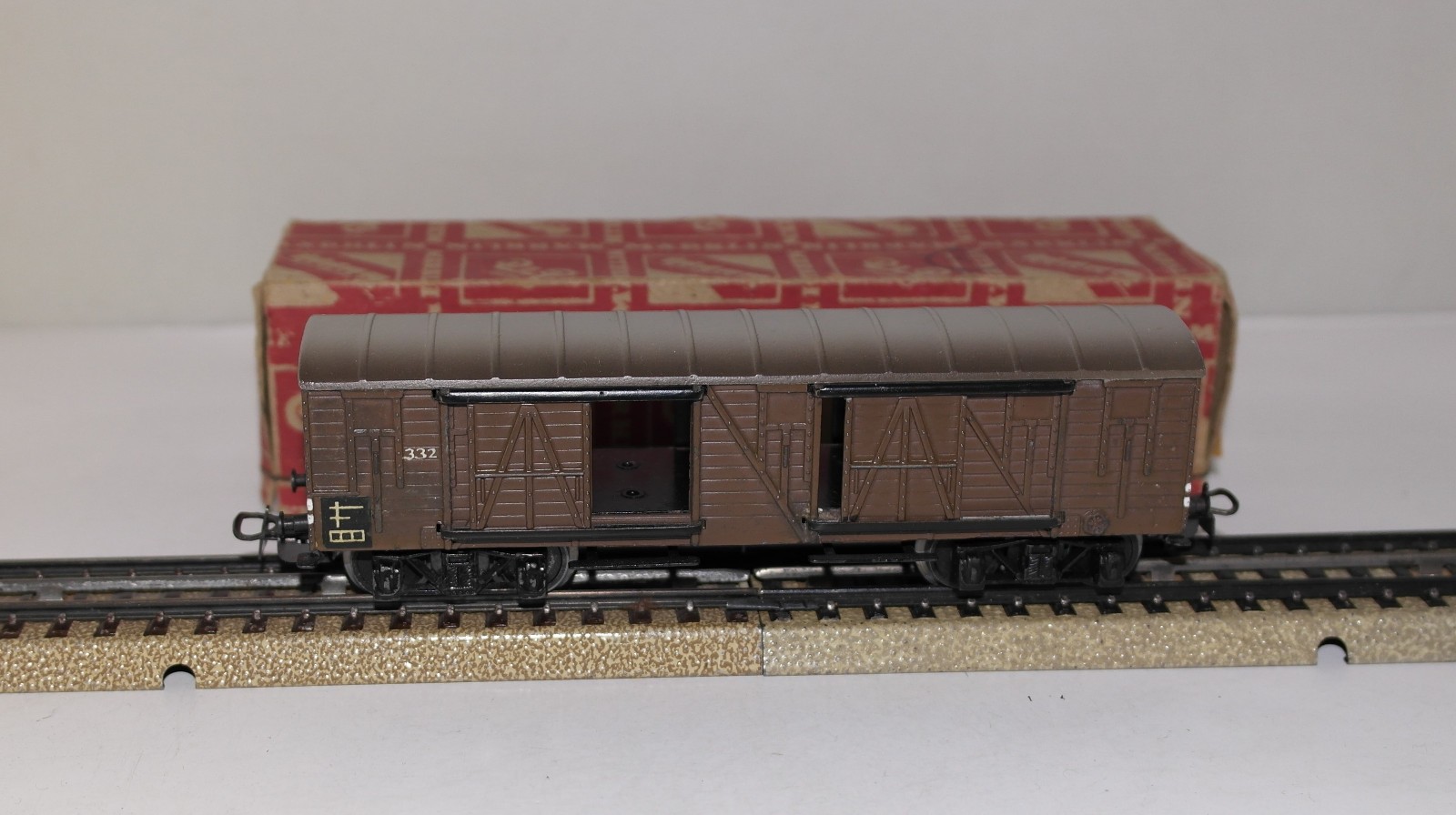MARKLIN H0 : cod 332 Vagone chiuso in metallo ottimo in orig. box TOP anno 1952+