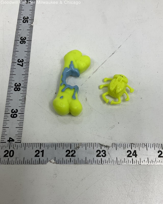 Vintage Stretch Armstrong 1993 Fetch Rare Dog Mini Bone & Bug Accessory Items