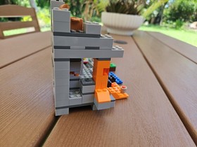 Lego Set 21113 Minecraft The Cave Retired Imcomplete