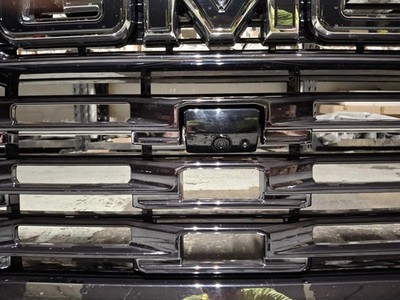 Used Front Grille fits: 2024 Gmc Sierra denali 2500 Denali Ultimate Front Grade