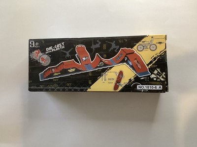 Donbful Fingerboard Skatepark Deck W/ Ramps & Skateboard Half Pipe Ramp