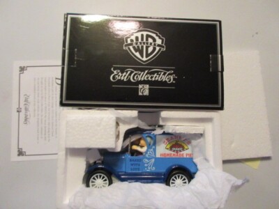 ERTL WB Gallery 1923 Chevy Van Granny's Homemade Pies