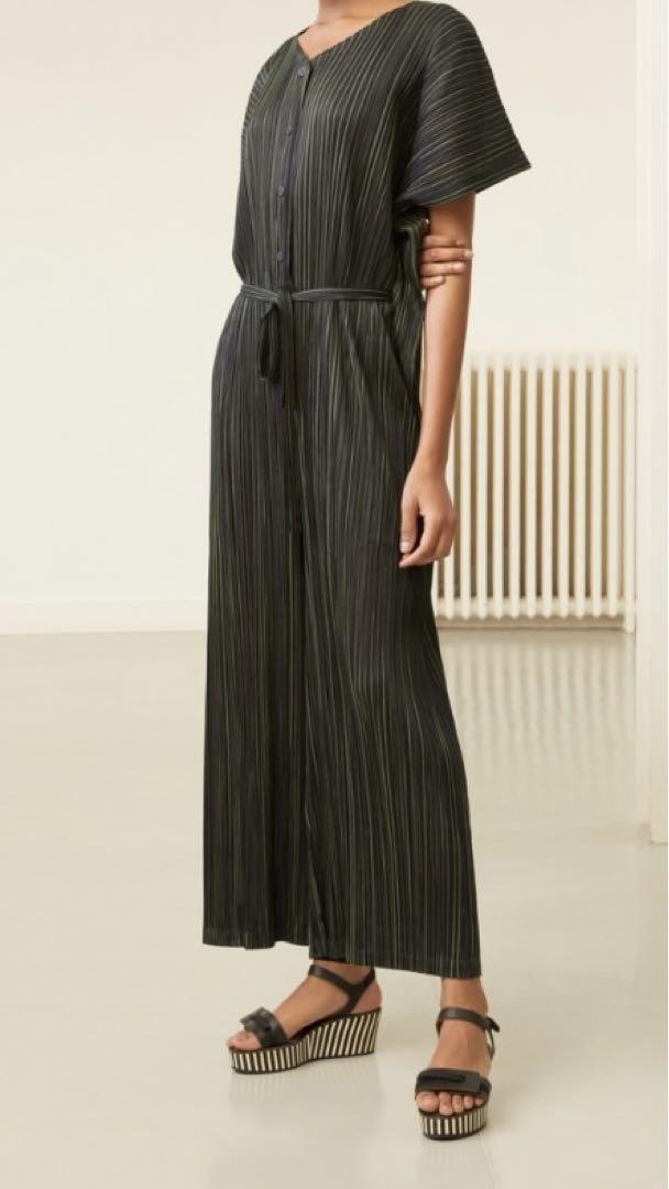 ISSEY MIYAKE BLACK DRESS