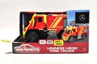 Majorette 213712003 Mercedes Unimog U530 Feuerwehr Rot/Gelb Licht+Sound Ca. 1:50