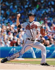 MATT WISLER  ATLANTA BRAVES   ACTION SIGNED 8x10