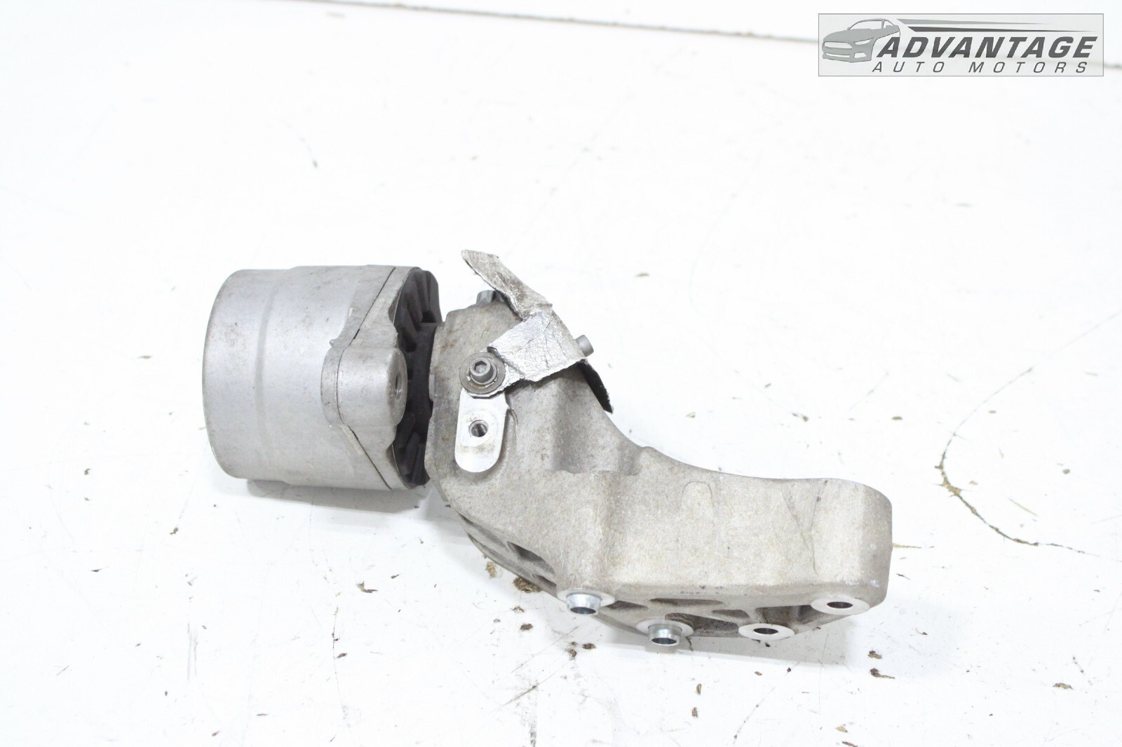 Maserati Ghibli 2014-2017 LEFT Engine mount