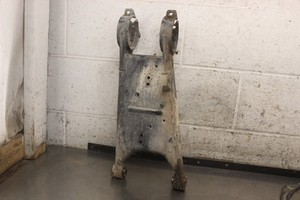 1996 Polaris Sportsman 400 4X4 REAR SWINGARM BACK SUSPENSION SWING ARM E108