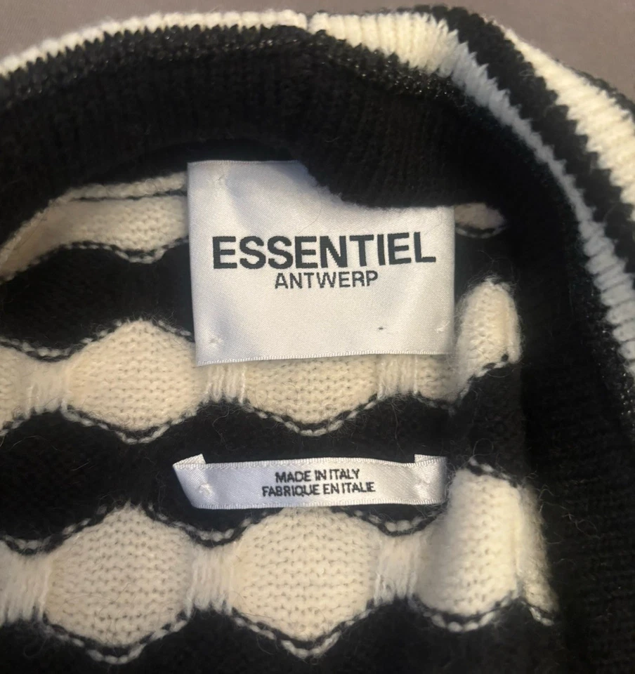ESSENTIELL ANTWERP Strickjacke Mantel Neuwertig Grösse S / M Brustweite ca 54 c - Bild 4 von 4