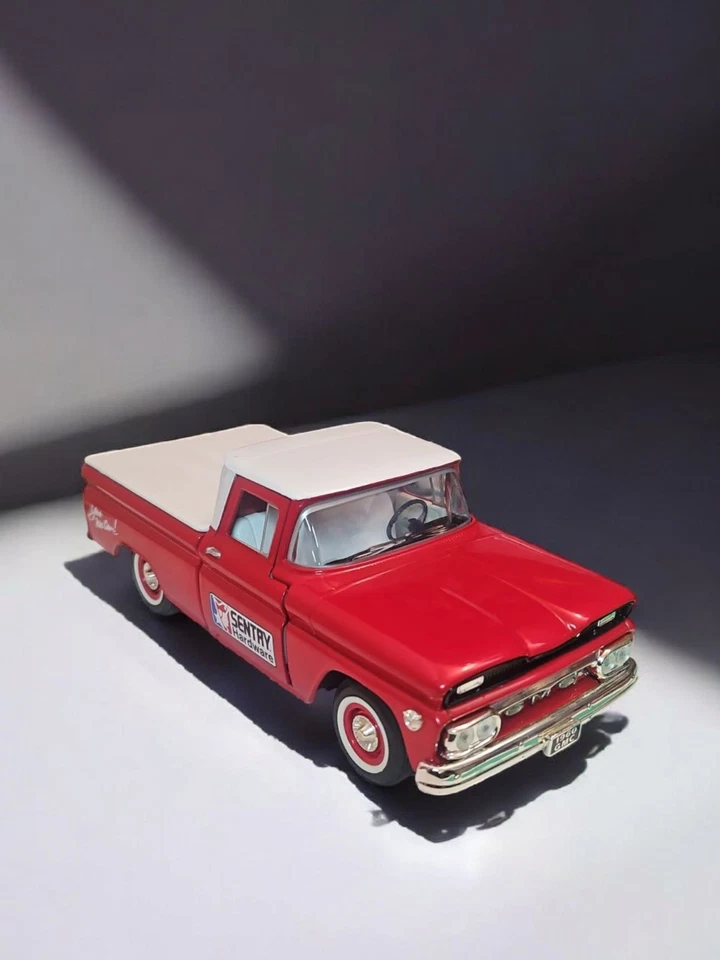 🔥1960 GMC 1/2 Ton Model 1001 Pickup Sentry Hardware Bank 1:25 DieCast With Box  - Image 3 of 4